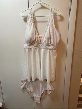 SHEIN Cream Vneck Tankini with Matching Bottoms - NWT